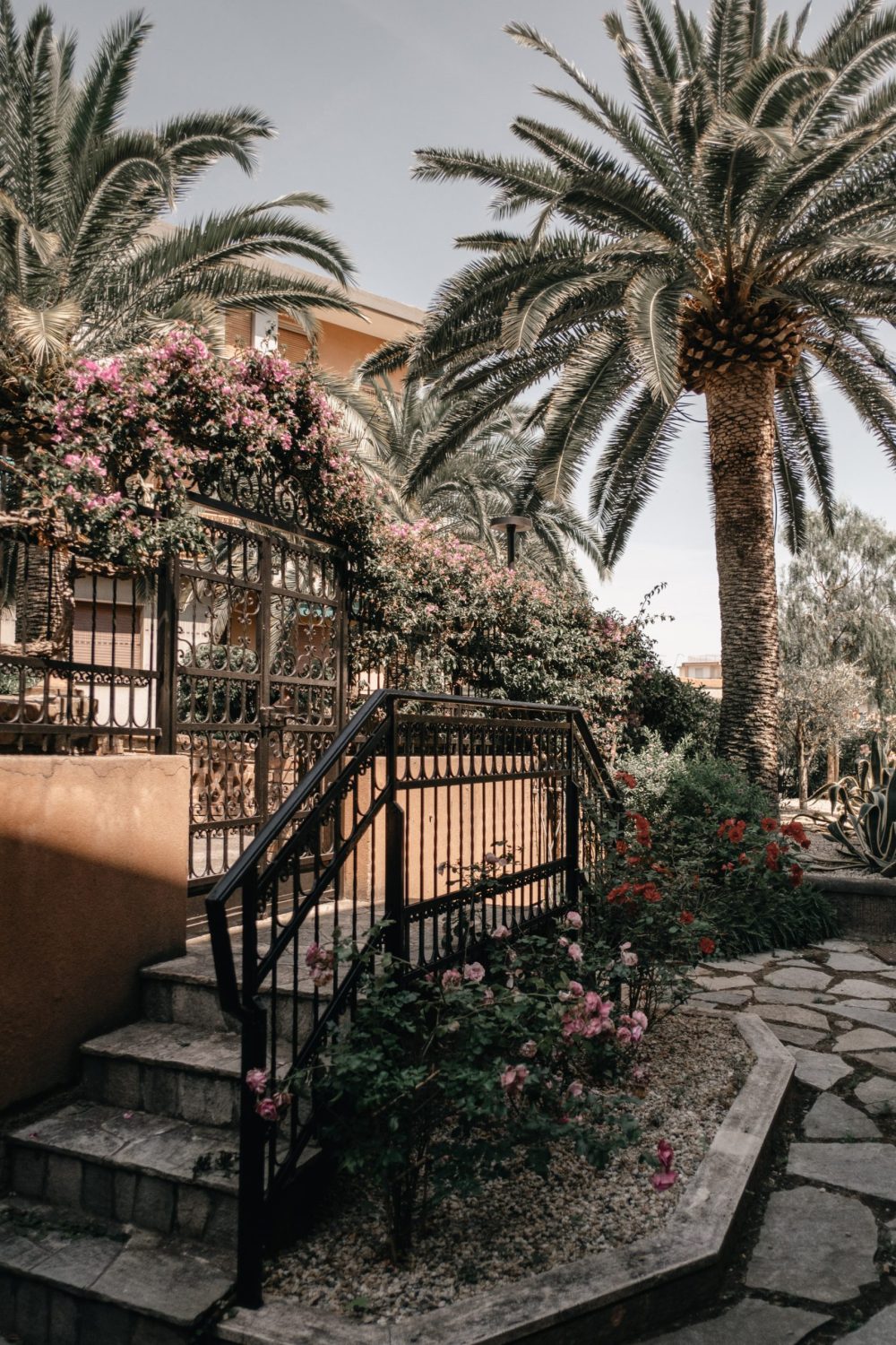 Giardino di casa Pirouette di Vayadù, a due passi dal mare di Alassio.