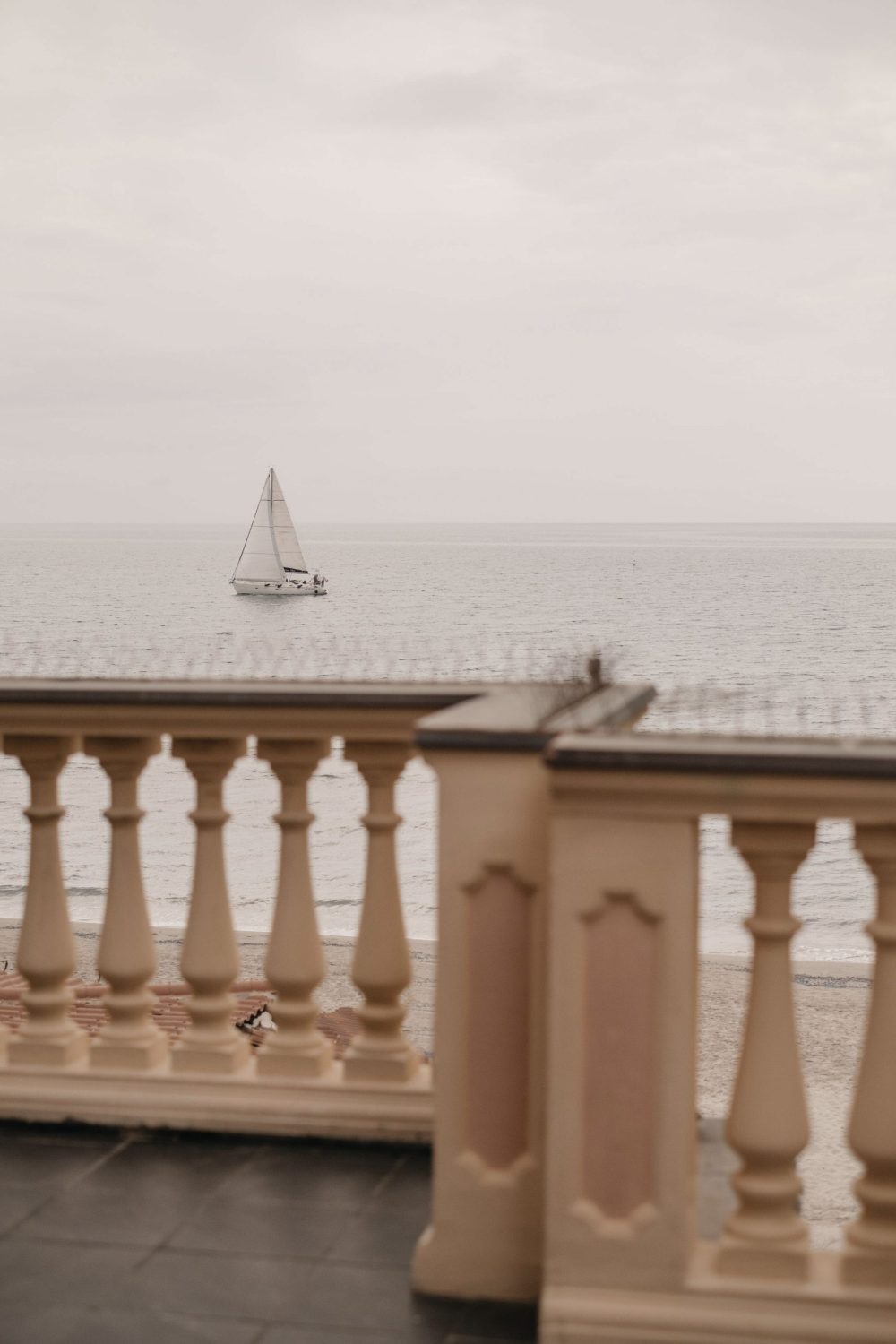 Ampia terrazza sul tetto di casa Dehors di Vayadù